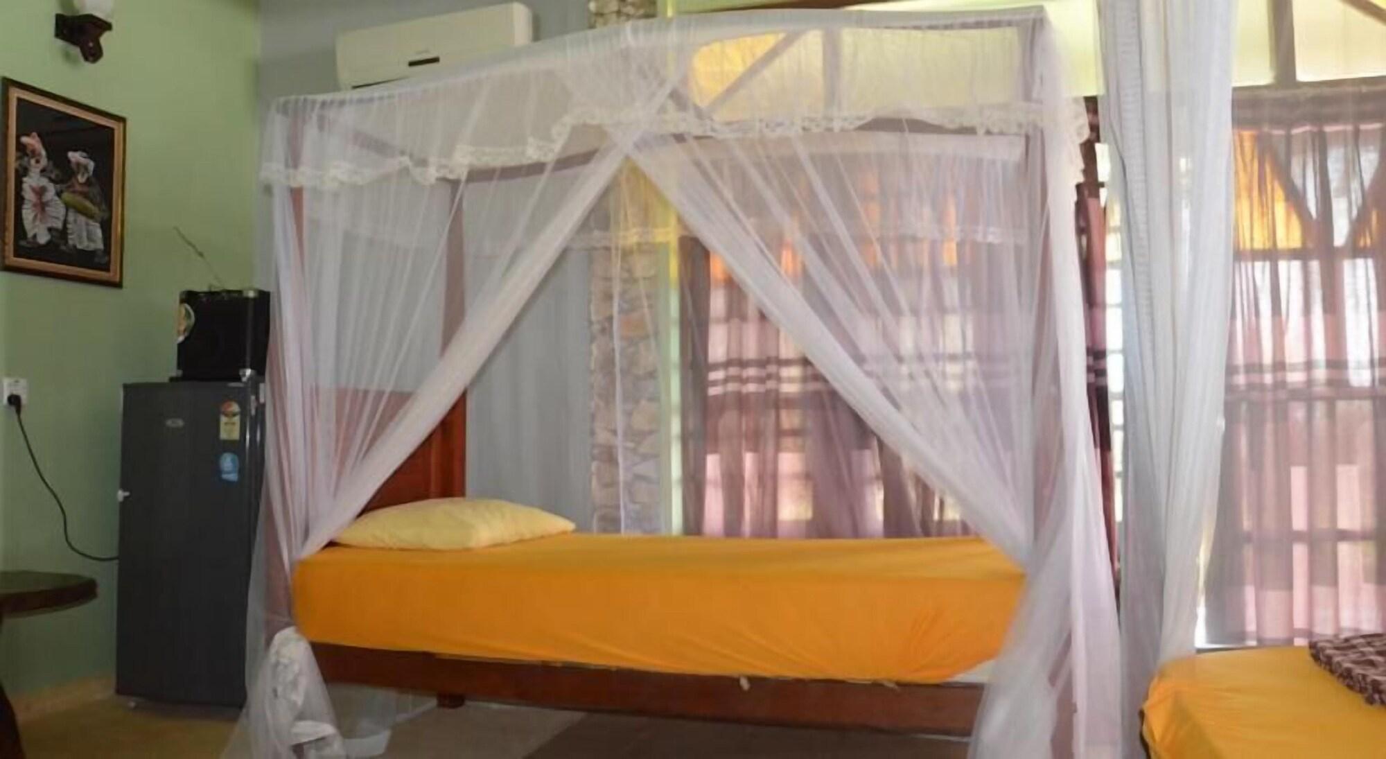Time N Tide Beach Resort Hikkaduwa Extérieur photo