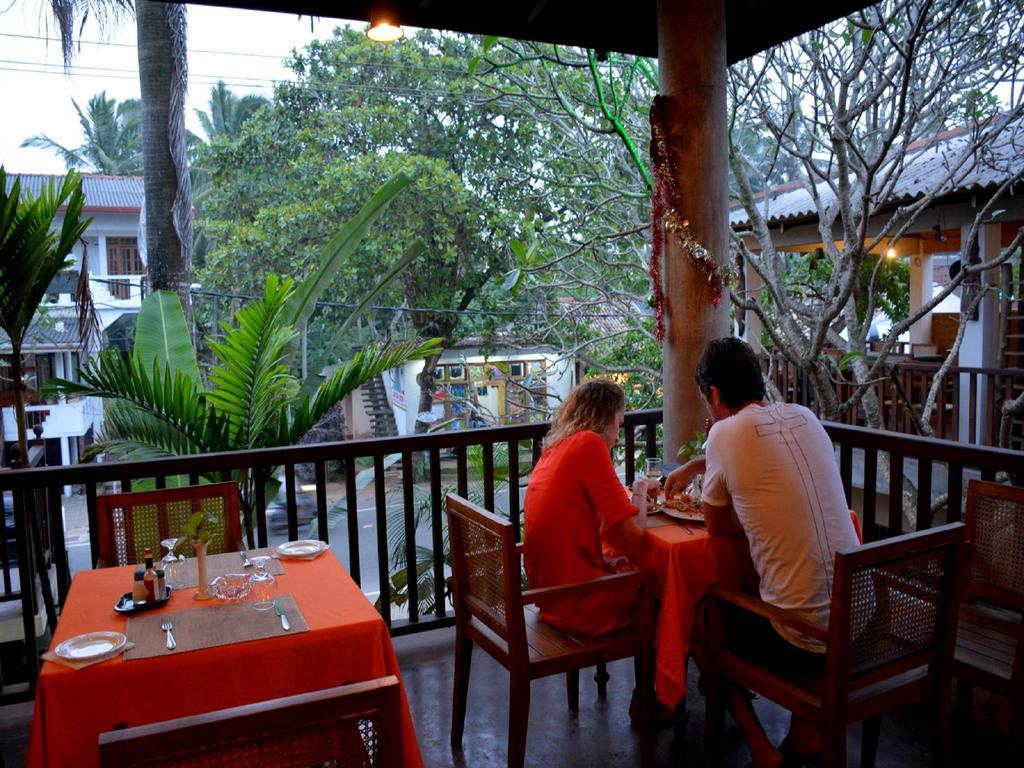 Time N Tide Beach Resort Hikkaduwa Extérieur photo