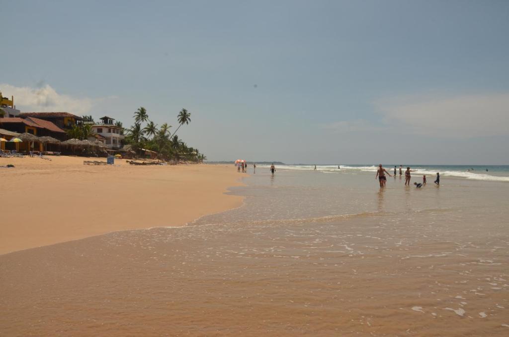 Time N Tide Beach Resort Hikkaduwa Extérieur photo